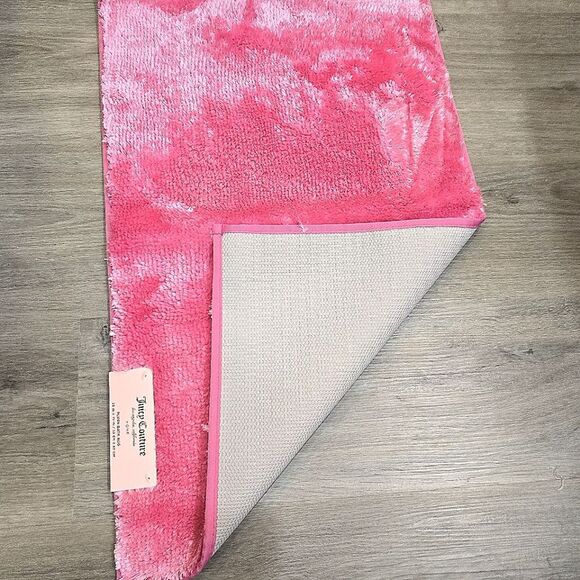 Juicy Couture Home Plush Bath Rug- Candy Pink - Picture 5 of 6